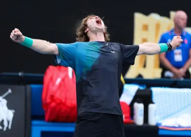 奥古斯托首 奥古斯托首